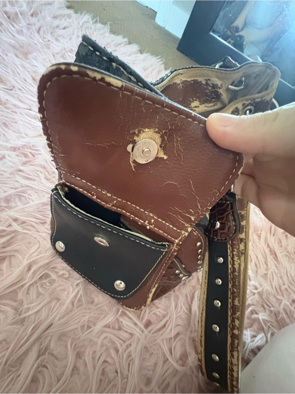 Western-style Black and Brown Embellished Shoulder Bag - Picture 7 of 8